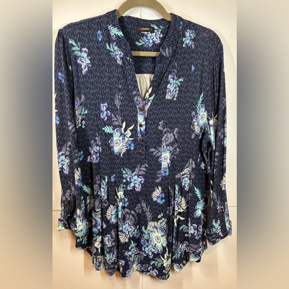 Cocomo Navy Floral Button-Front V-Neck Tunic
